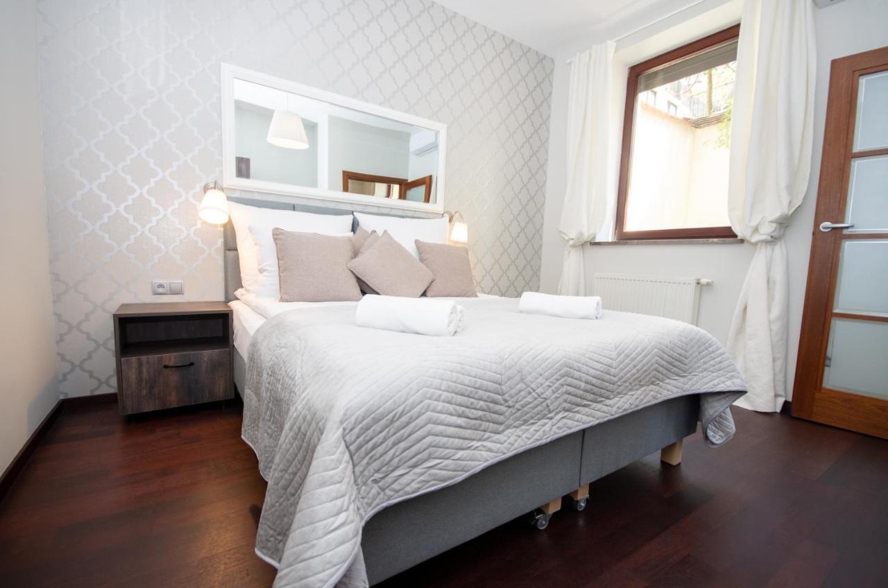 Inpoint Old Town Apartments Krakow Luaran gambar