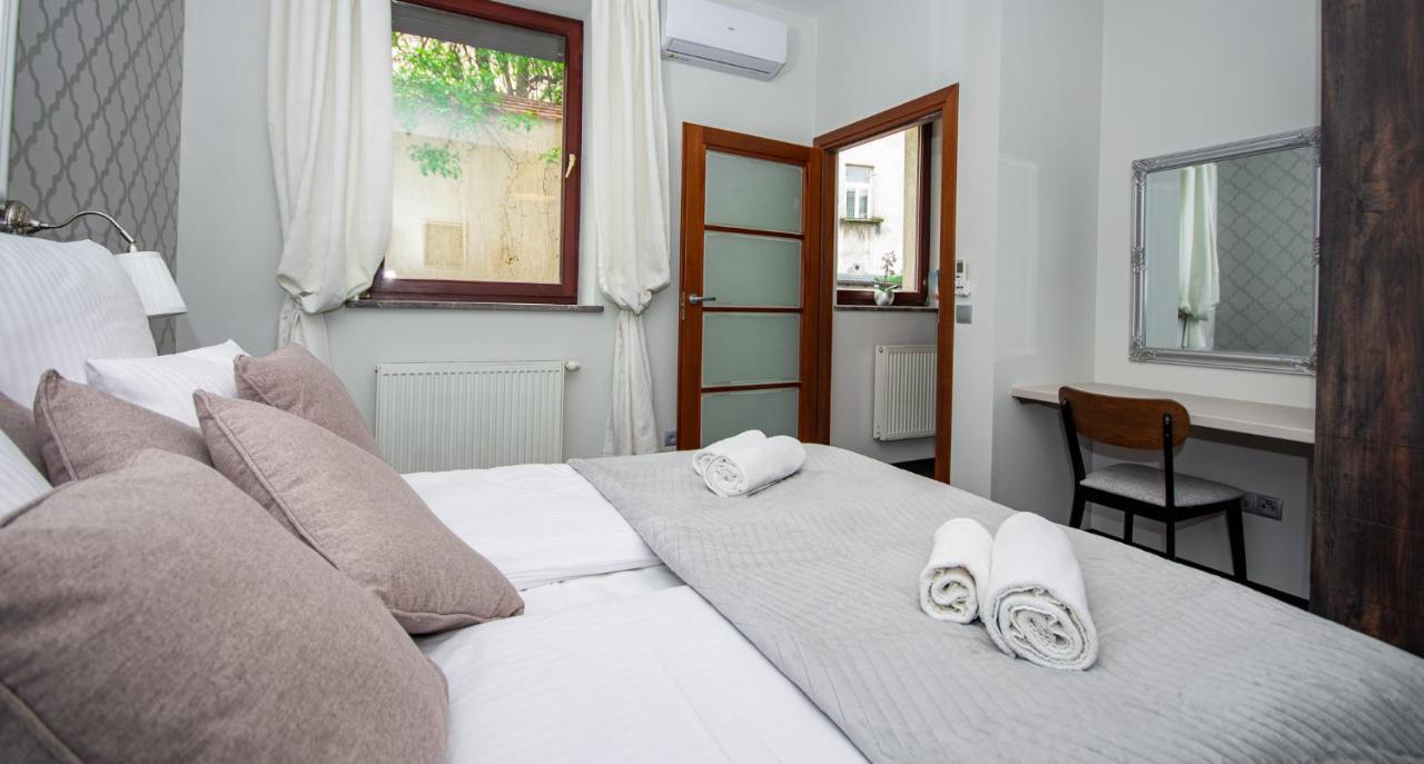 Inpoint Old Town Apartments Krakow Luaran gambar